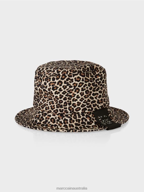 Accessory Powder Cream J8XFX1738 Bucket hat with leo print Marc Cain