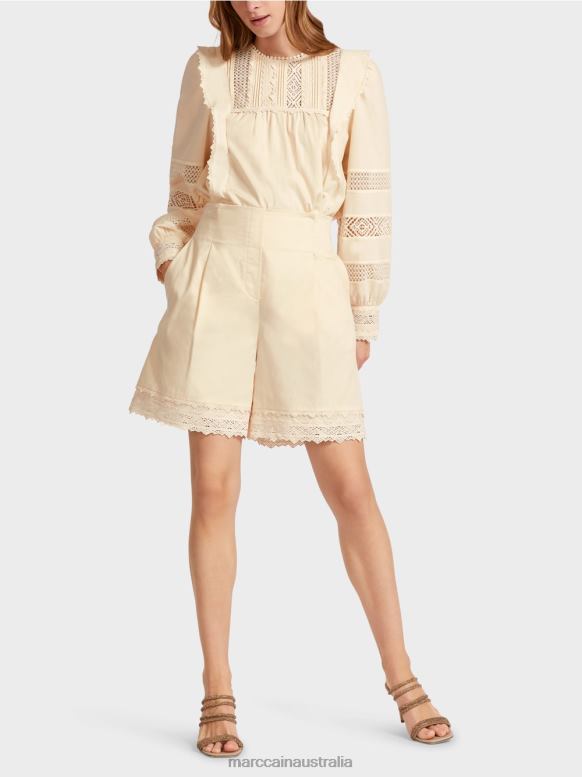 Clothing Creme J8XFX615 Shorts with lace hem Marc Cain