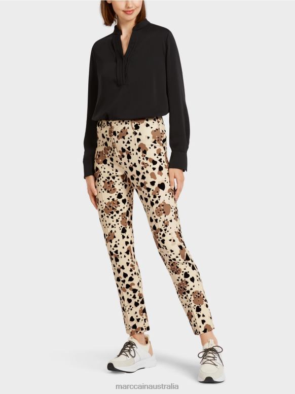 Clothing Creme J8XFX721 Pants in a heart-shaped leopard design Marc Cain