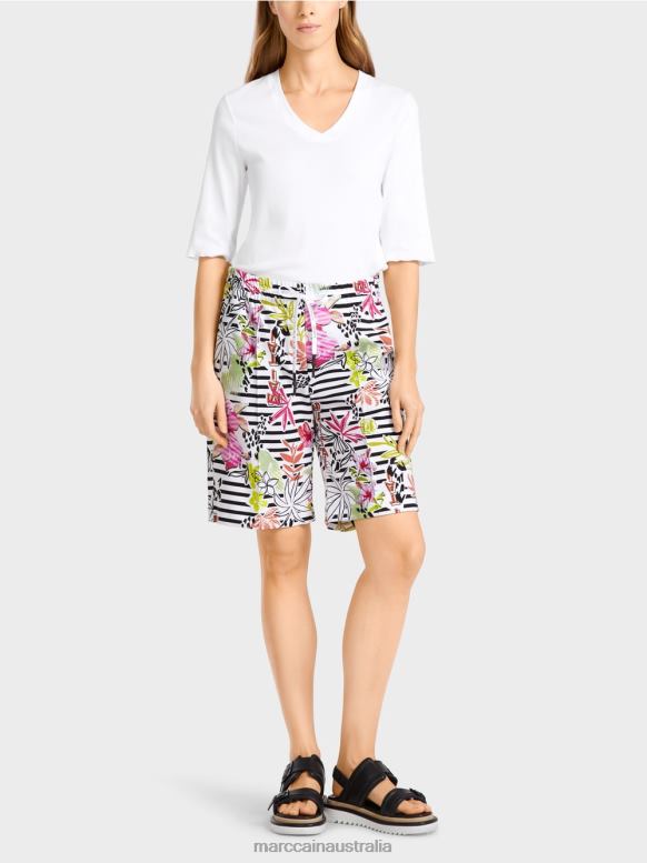 Clothing Light Limeade J8XFX624 Shorts in a floral pattern Marc Cain